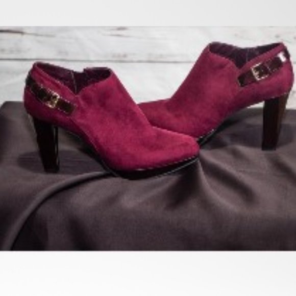 East 5th Woman's Booties - Picture 3 of 3